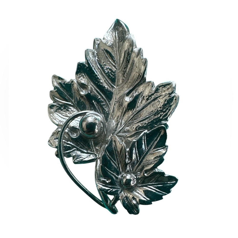 Sterling silver vintage BB stamped Leaf‎ Brooch maple leaf